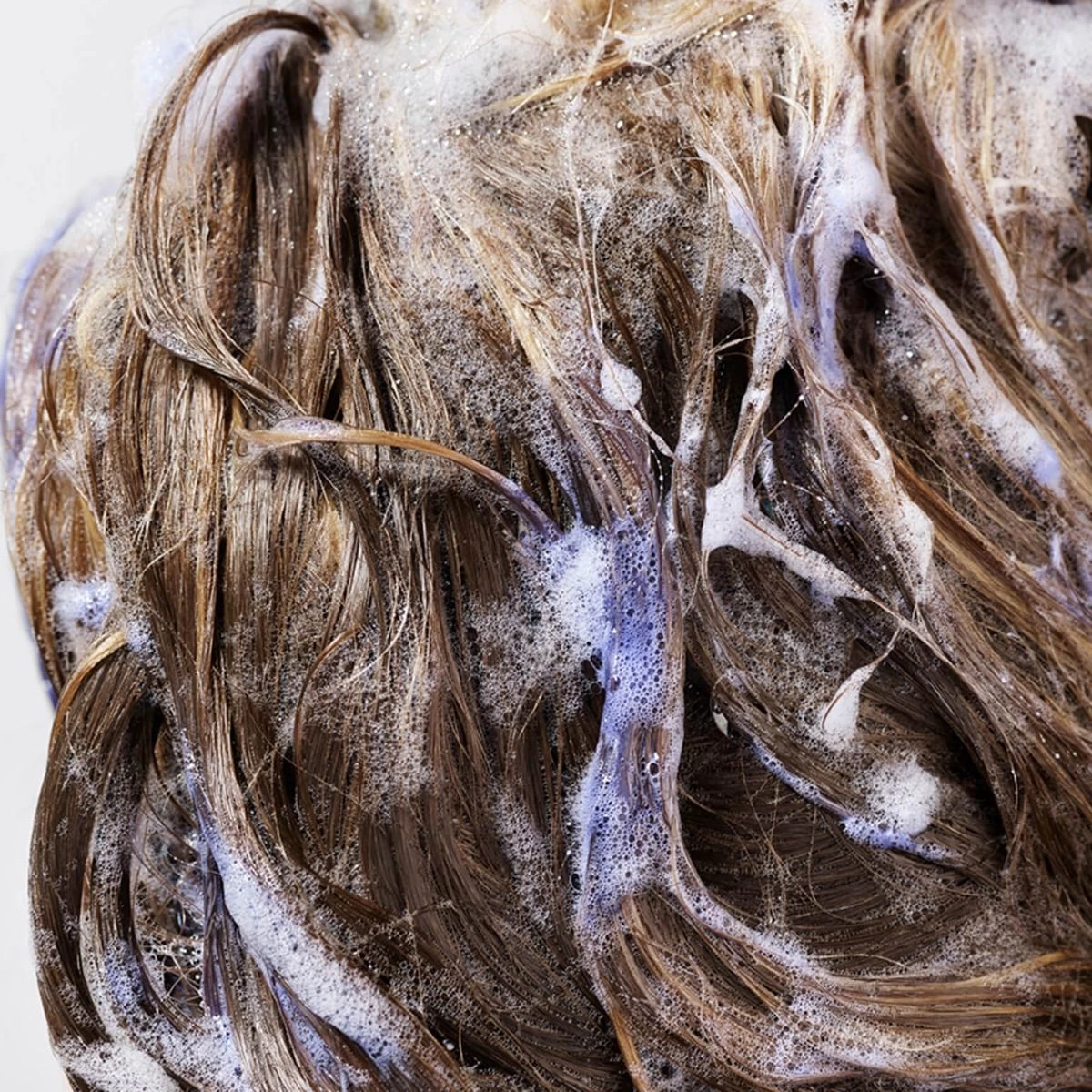 Oribe Bright Blonde Shampoo- Travel 3 Oribe Bright Blonde Shampoo- Travel - Image 3